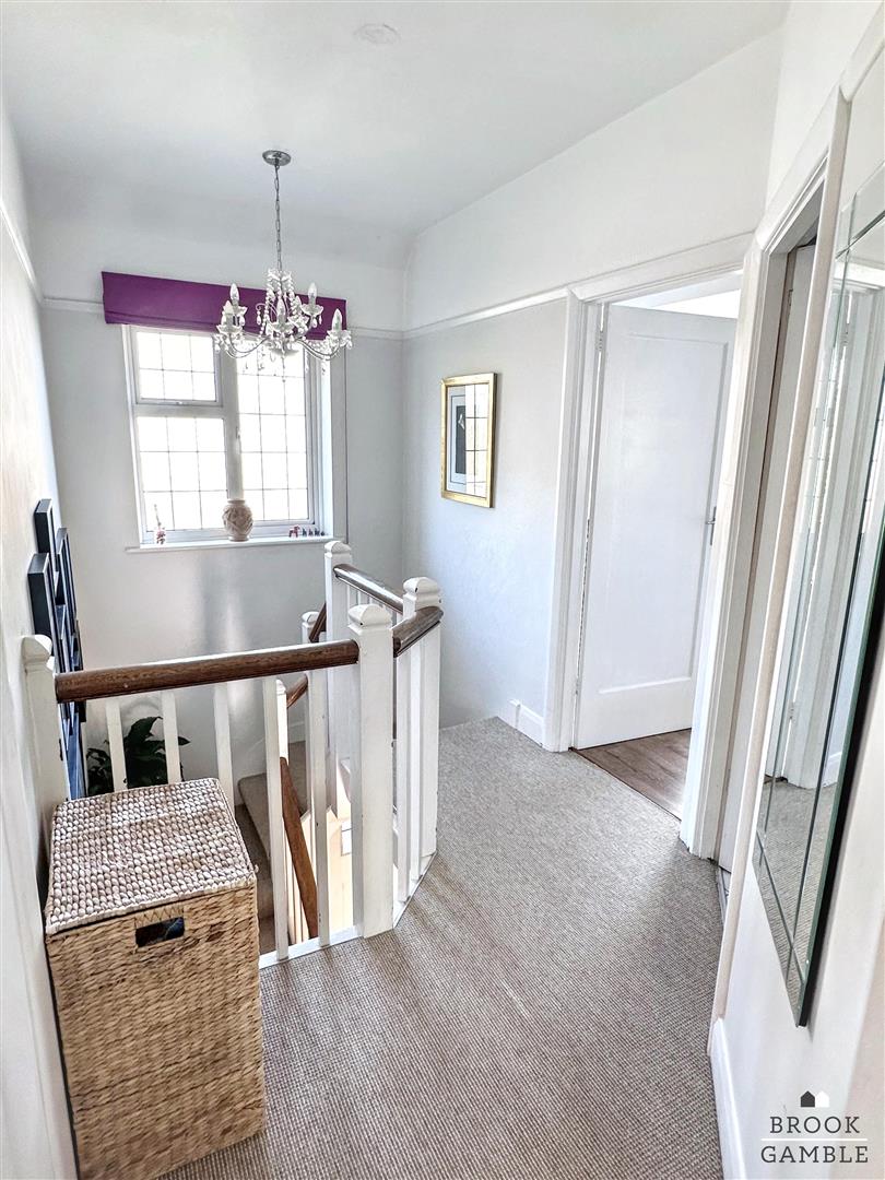 4 Bedroom House. Baldwin Avenue in Eastbourne, East Sussex 16